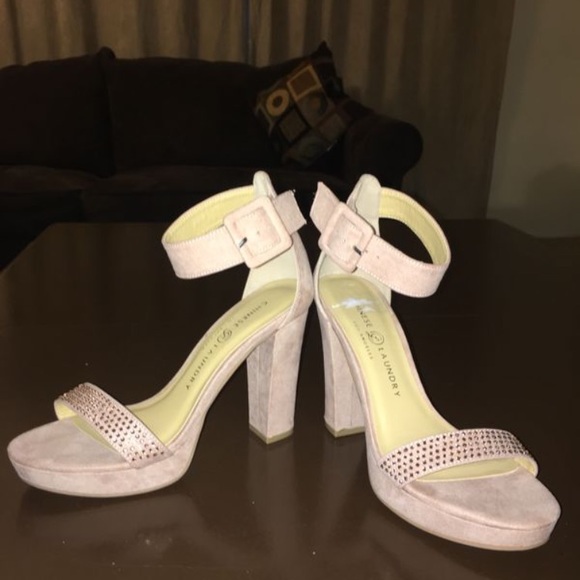 Nude color Heels - Picture 4 of 5